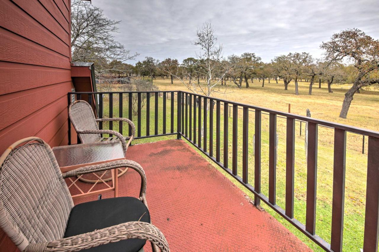 Willa Ark Bunkhouse Fredericksburg Hideaway With Hot Tub Zewnętrze zdjęcie