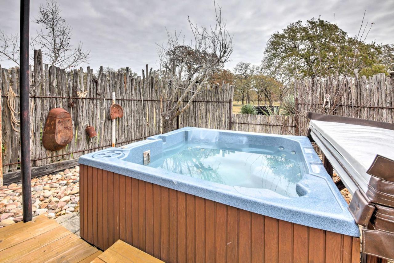 Willa Ark Bunkhouse Fredericksburg Hideaway With Hot Tub Zewnętrze zdjęcie